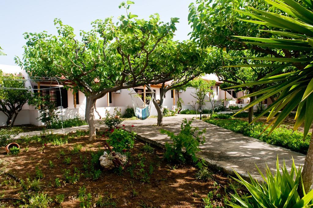 Dolphin Apartments Frangokastello Exterior foto